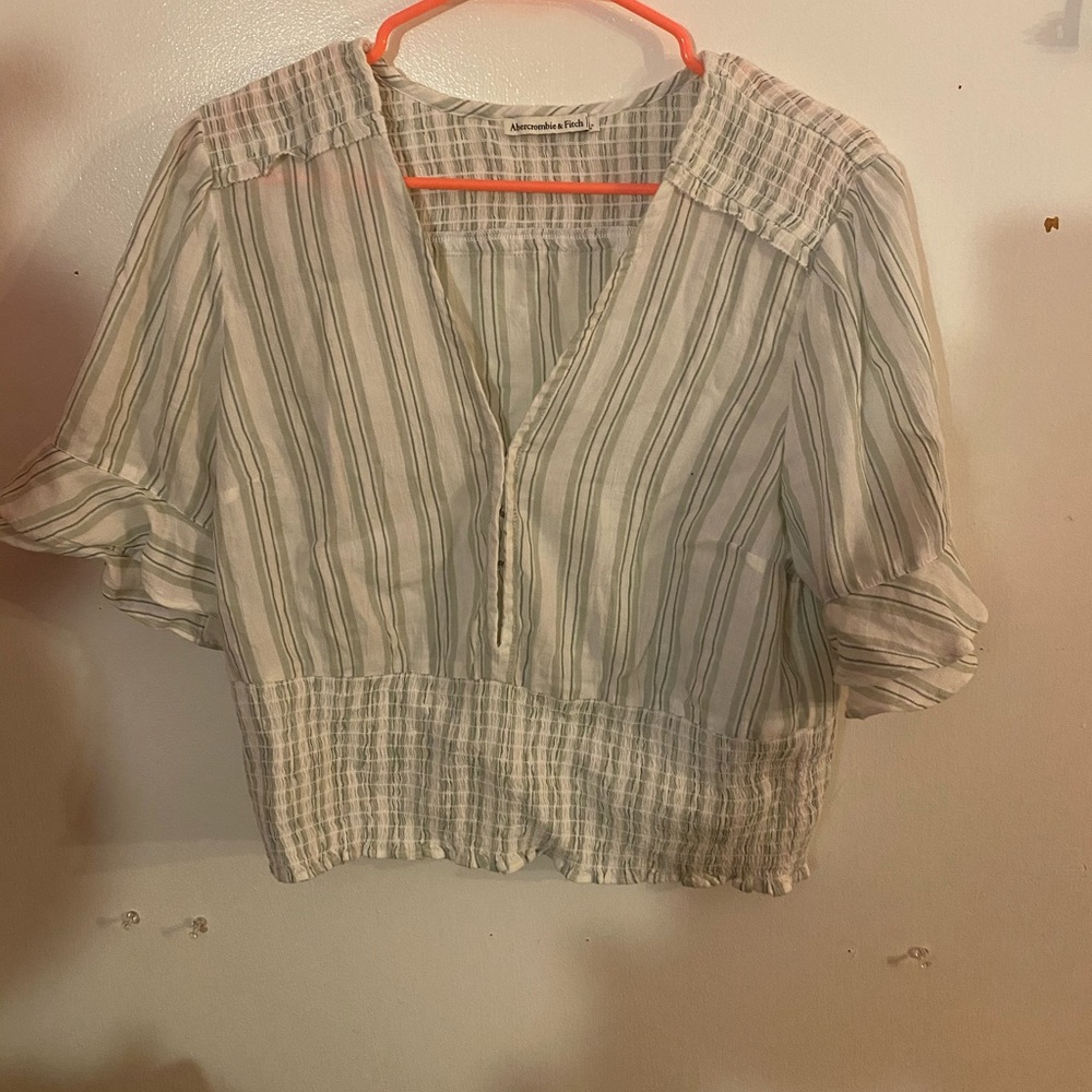 Abercrombie and Fitch Women’s top